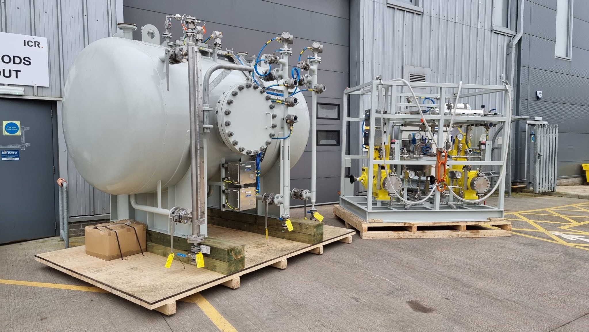 Chemical injection skid and tank ready for mobilisation