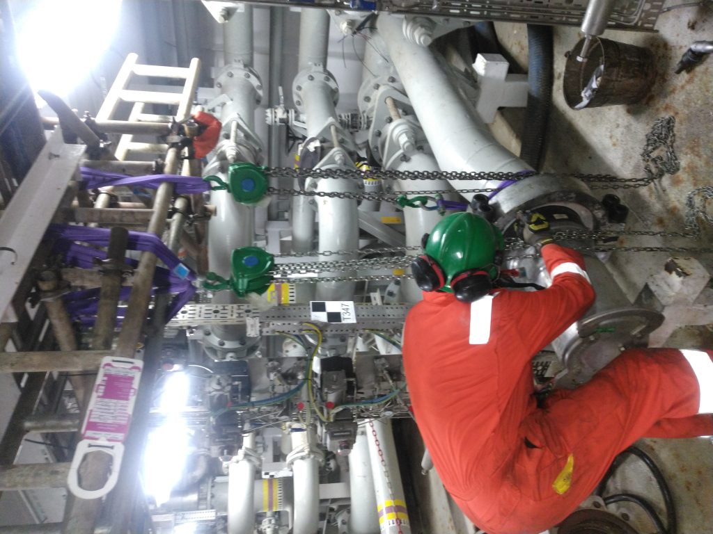 Installing the Quickflange™ connector using our installation tooling.